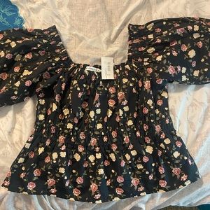 Puff sleeve floral top